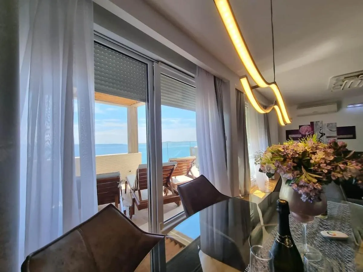 Luxe Hot Tube Apartment, With Views, Near Beach Σπλιτ 0*,  Κροατία