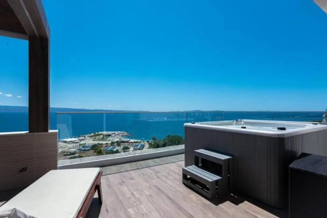 Διαμέρισμα Luxe Hot Tube Apartment, With Views, Near Beach Σπλιτ Κροατία