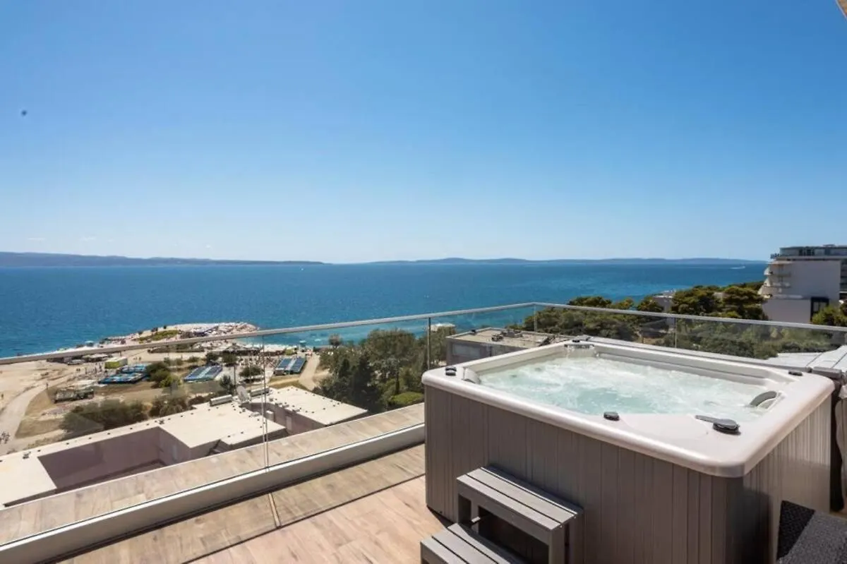 Διαμέρισμα Luxe Hot Tube Apartment, With Views, Near Beach Σπλιτ