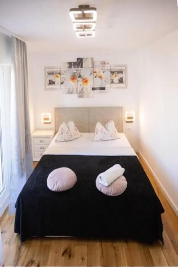 Luxe Hot Tube Apartment, With Views, Near Beach Σπλιτ Διαμέρισμα