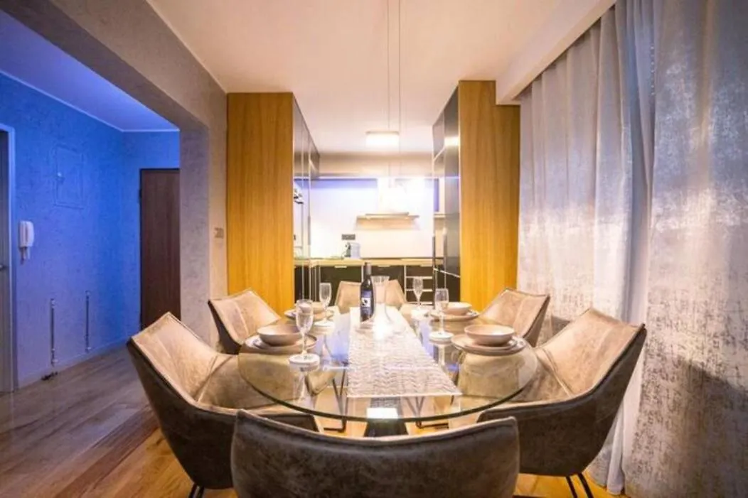 Luxe Hot Tube Apartment, With Views, Near Beach Split 0*,  Kroatien