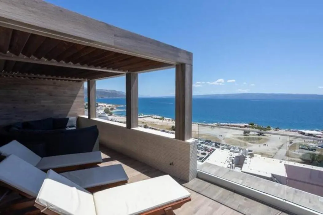 Luxe Hot Tube Apartment, With Views, Near Beach Σπλιτ Διαμέρισμα