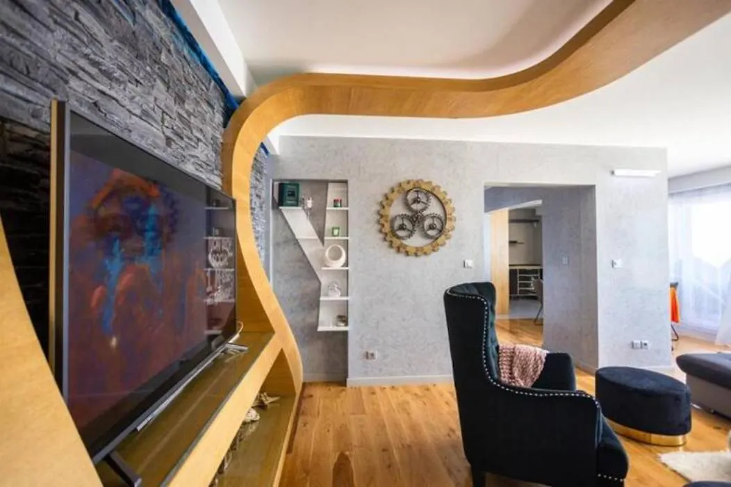 Luxe Hot Tube Apartment, With Views, Near Beach Split