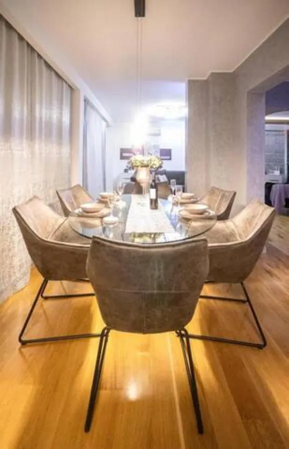 Luxe Hot Tube Apartment, With Views, Near Beach Σπλιτ 0*,
